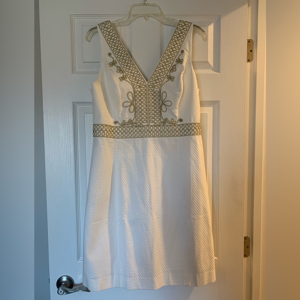 Lilly Pulitzer shift dress. Women’s size 12. No visible signs of wear.